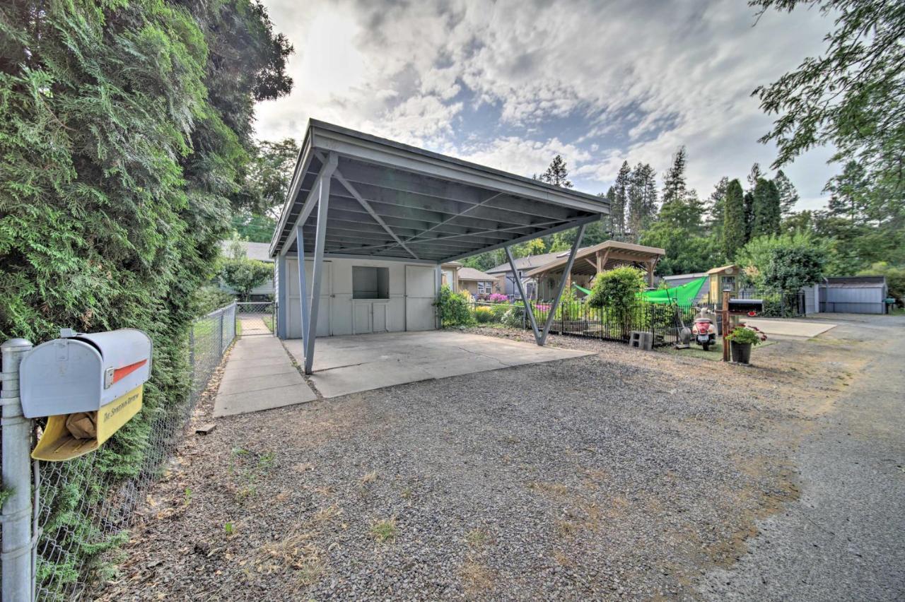 Bright And Airy Liberty Lake Abode With Backyard! Esterno foto