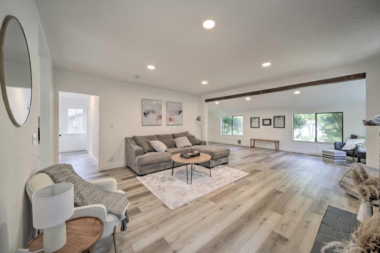 Bright And Airy Liberty Lake Abode With Backyard! Esterno foto